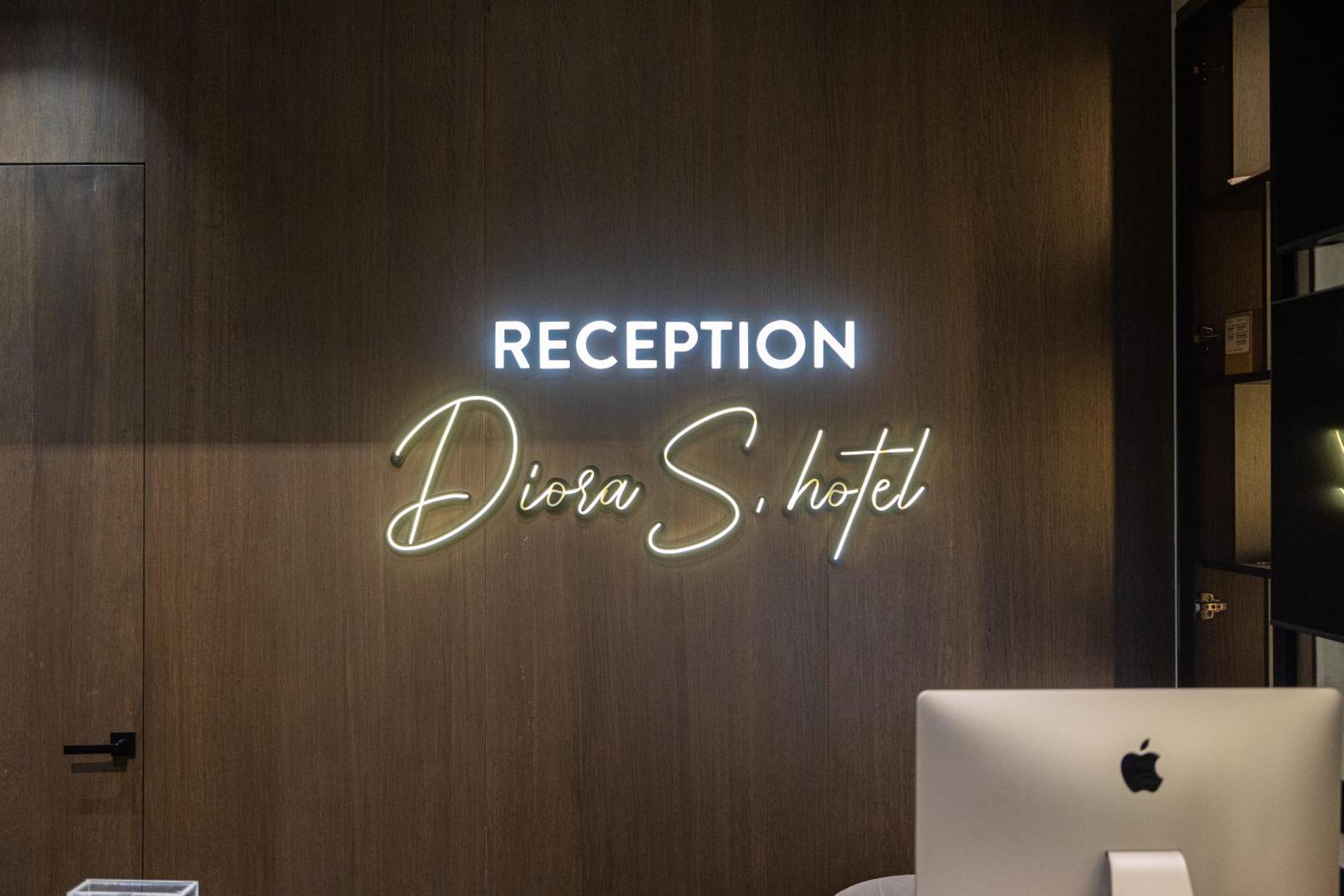 Diora'S Hotel And Apartments Vlorë エクステリア 写真