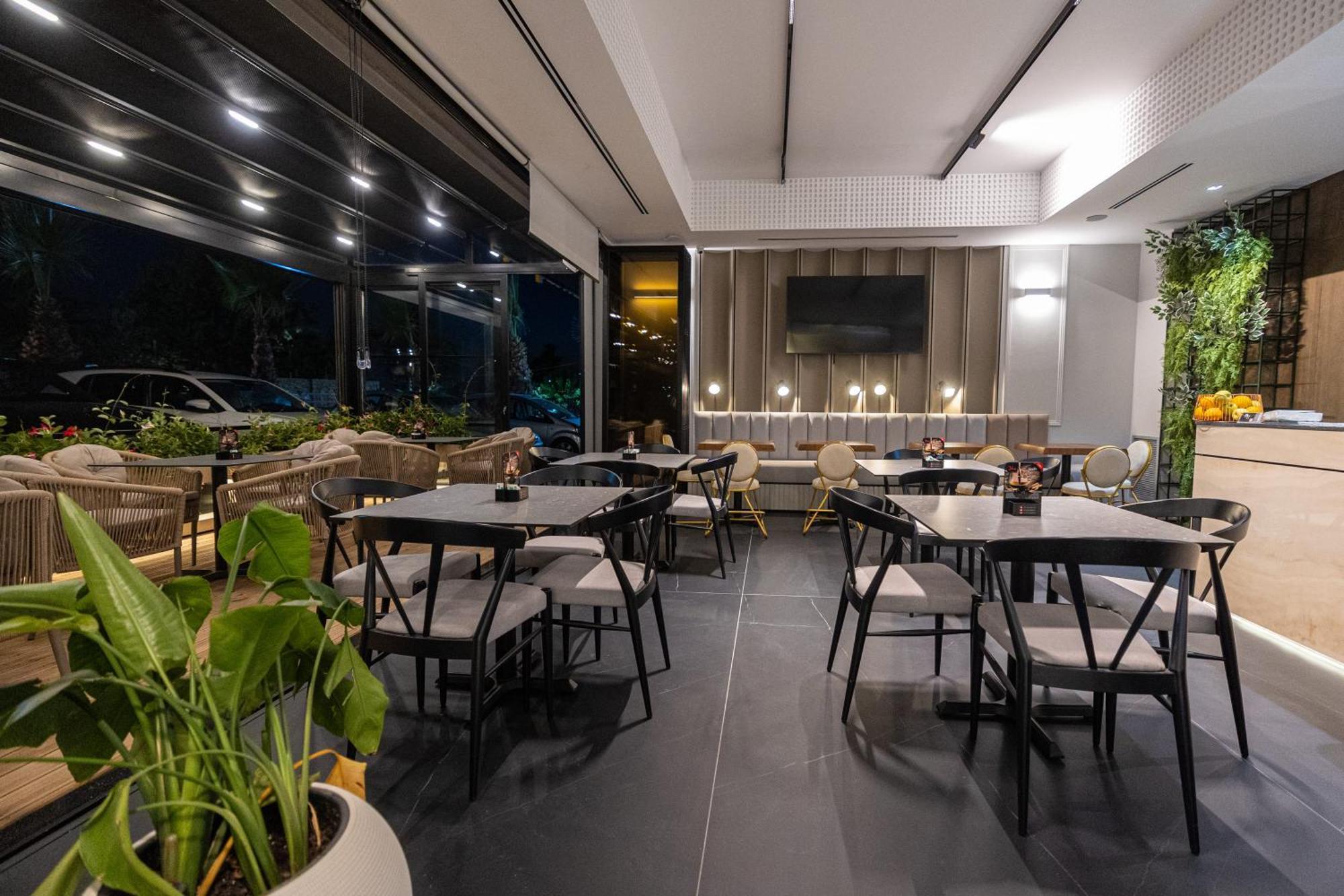 Diora'S Hotel And Apartments Vlorë エクステリア 写真