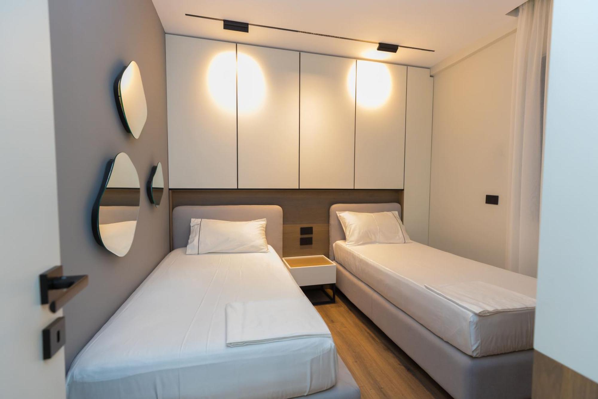 Diora'S Hotel And Apartments Vlorë エクステリア 写真